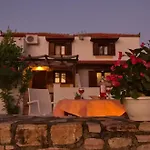 Kamelia فيلة