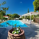 Villa Kamelia *