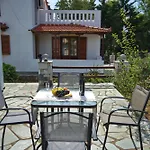 Kamelia * Votsi (Alonnisos)