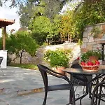 Kamelia * Votsi (Alonnisos)
